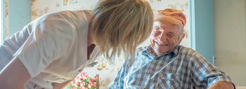 personne agée aide et convivialité